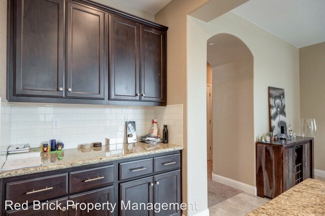 Building Photo - 4 br, 3 bath House - 3381 Carriage Ln.