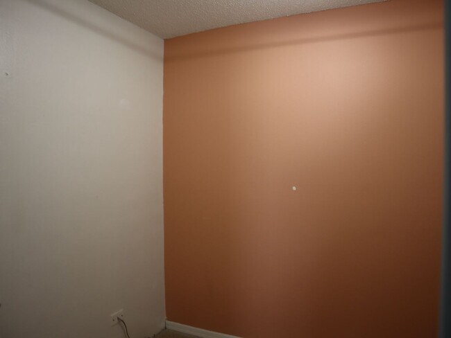 Building Photo - 4 BEDROOM 2 Bath  Pool Home!  Call Carole Arcaro 386-216-4900 Deltona Lakes Realty