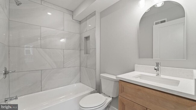 Building Photo - 1432 Ogden St