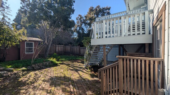 Building Photo - 816 Addison St