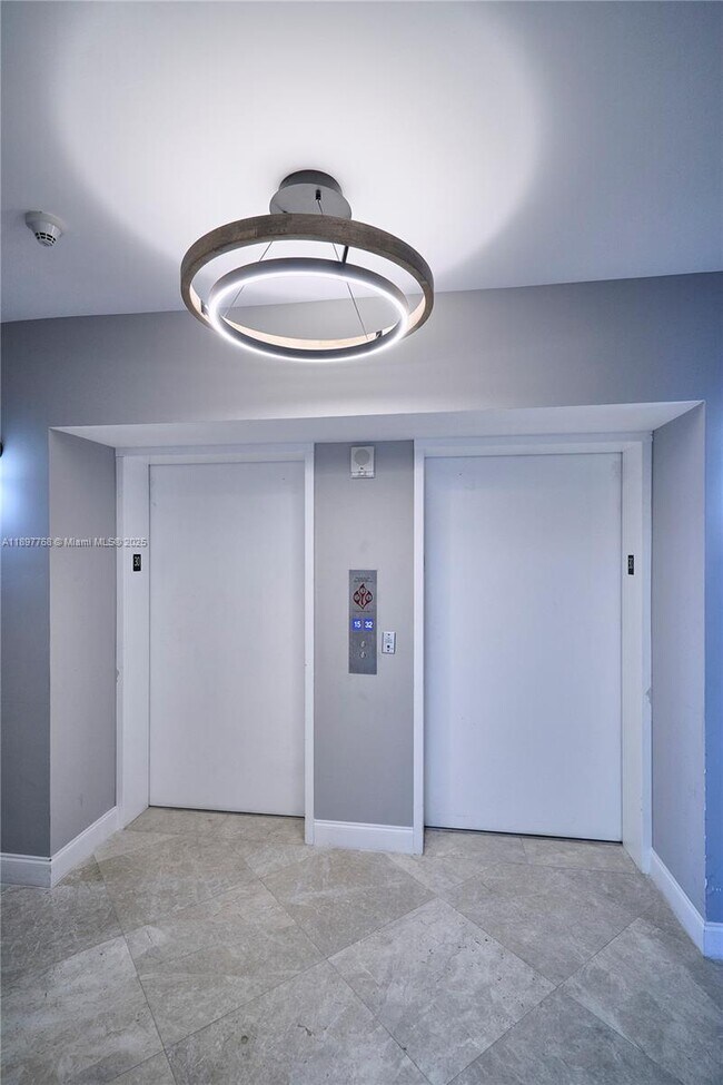 Building Photo - 3101 S Ocean Dr