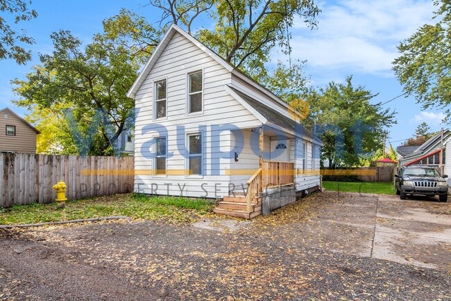 Building Photo - 19 Vandenberg Pl SE