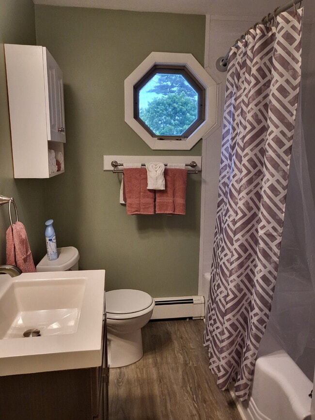 Building Photo - Fully Furnished Fairfax Street Home with O...