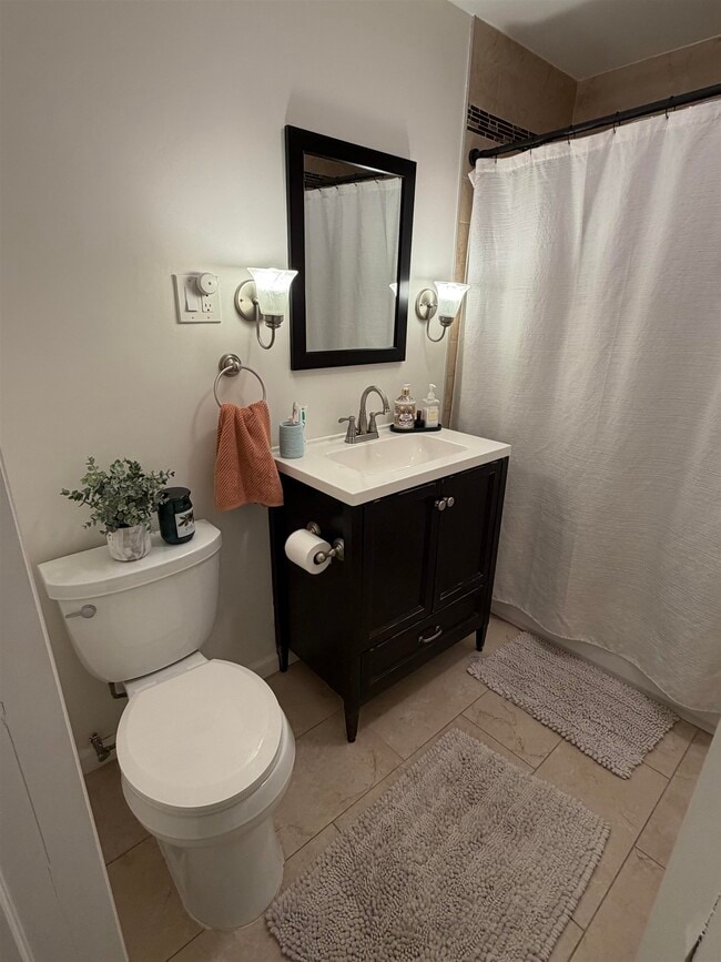 Building Photo - 72 Reservoir Ave