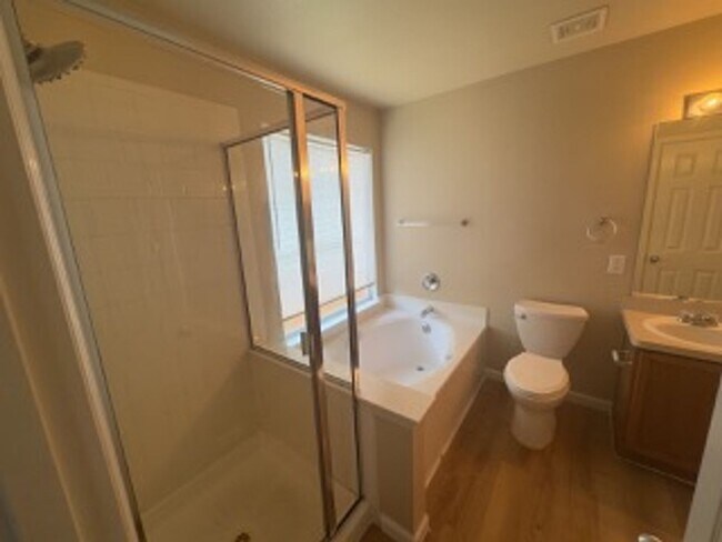 Building Photo - 927 Rustling Cove