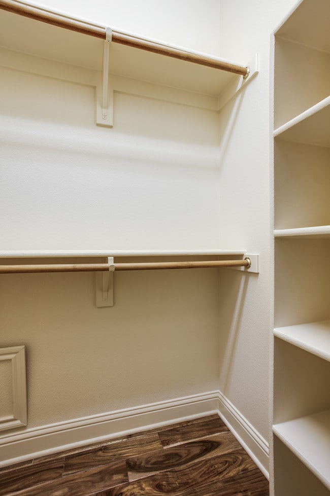 Building Photo - 2712 Merida Ave