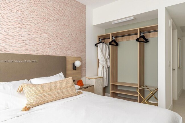 Building Photo - 159 NE 6th St