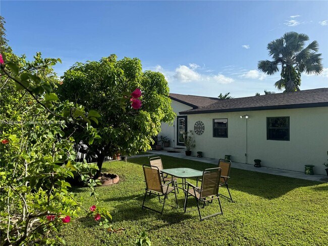 Building Photo - 26553 SW 125th Ct