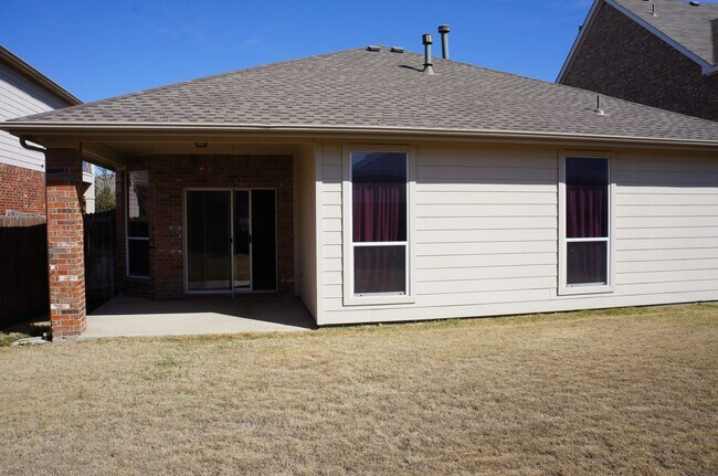 Building Photo - 2756 Red Wolf Dr