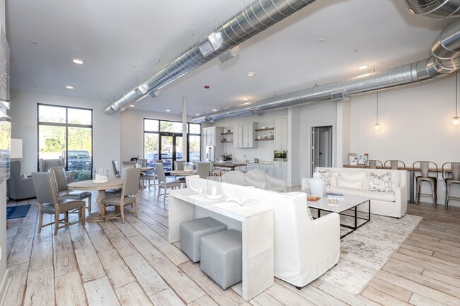 Building Photo - Beautiful 2-Bedroom Condo at The Inlet