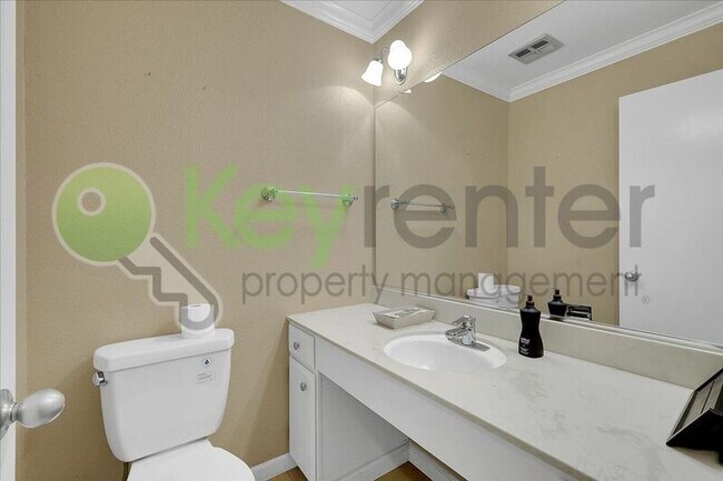 Building Photo - 2254 Woodside Ln