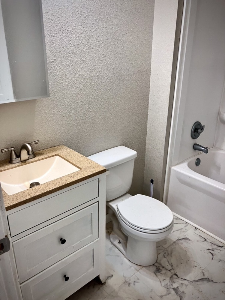 Building Photo - 2505 E 2nd St N