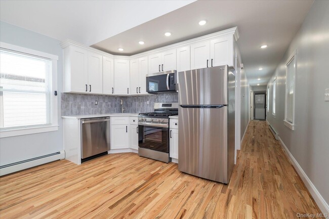 Building Photo - 3-18-320 Beach 88th St