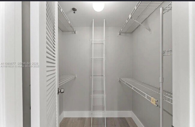 Building Photo - 3150 W Rolling Hills Cir