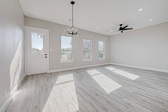 Building Photo - 3639 Needville Ave