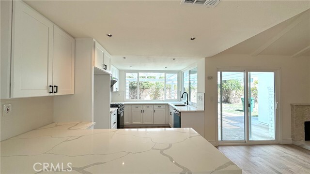 Building Photo - 15451 Alsace Cir