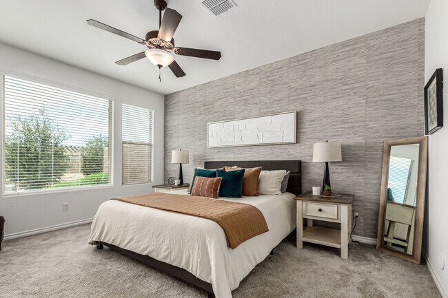 Building Photo - Luxury 2BR + Den Townhome in Amenity-Packed Community - Encanterra