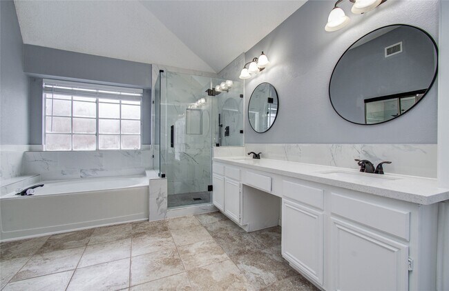 Building Photo - 2106 Spyglass Dr