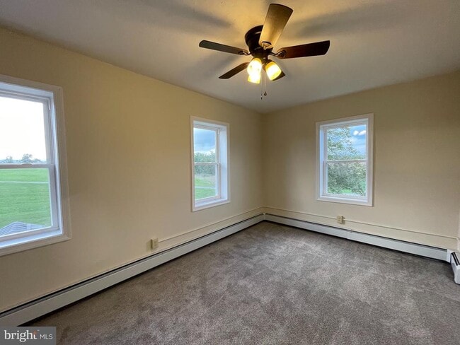 Building Photo - 2450 Mummasburg Rd