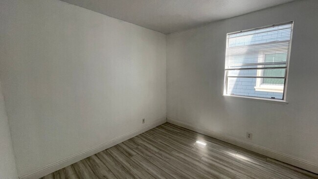 Building Photo - 1530-1532 Filbert St