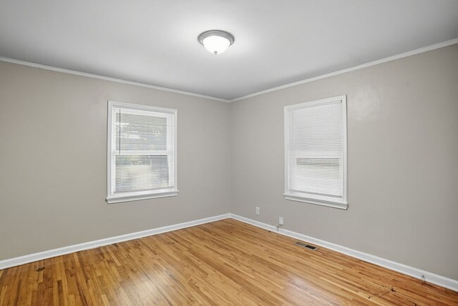 Building Photo - 1644 S Knoxville Ave