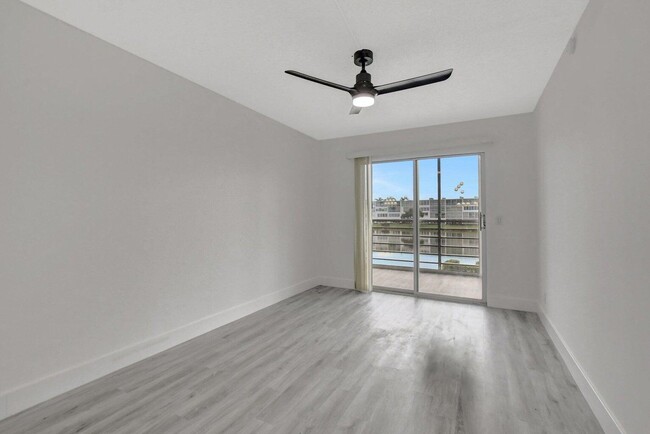 Building Photo - 2053 Wolverton C