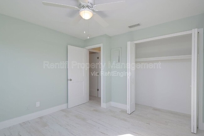 Building Photo - 1322 Miramar St