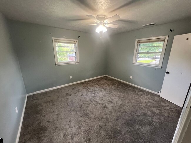 Building Photo - Brick Ranch located in Shelbyville