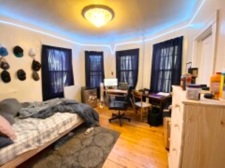 Primary Photo - 55 Hillside St