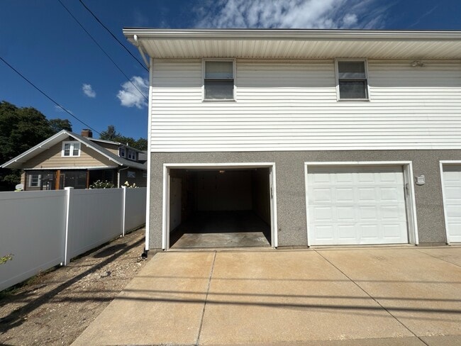 Building Photo - 540 N Main St