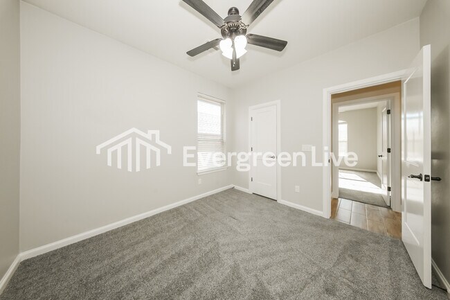 Building Photo - 2517 SE 38th St