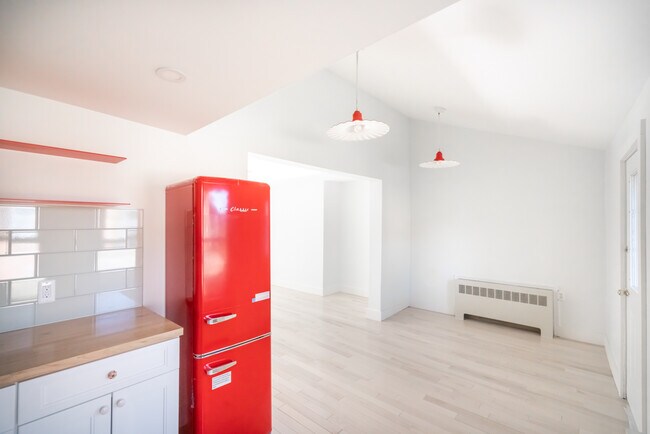 Building Photo - 171 Liberty St