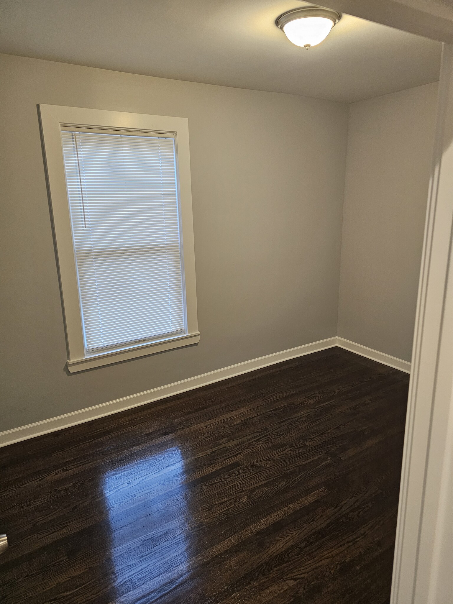 Building Photo - 7627 S King Dr
