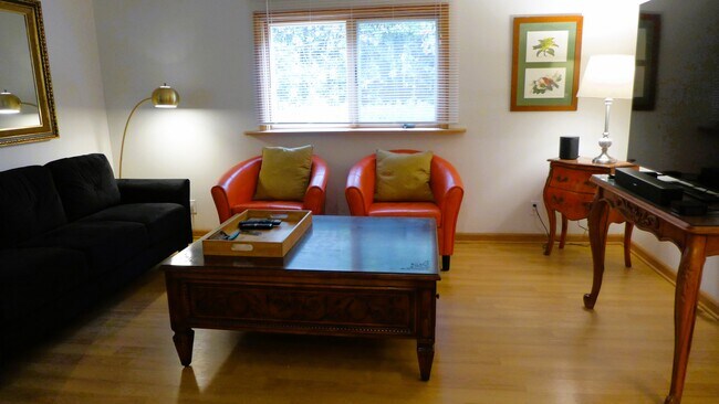 Building Photo - 5140 Alhama Dr