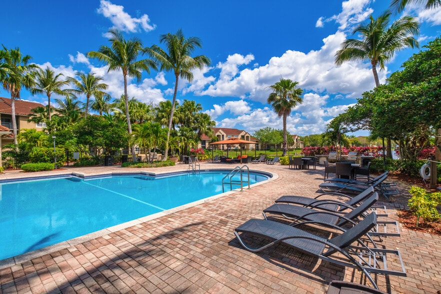 Building Photo - The Palms at Davie