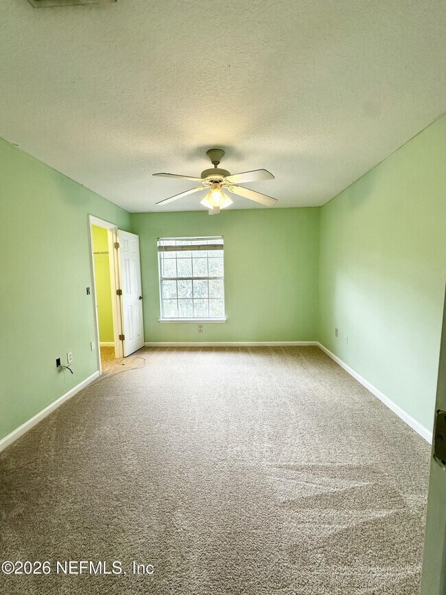 Building Photo - 1520 Fieldview Dr