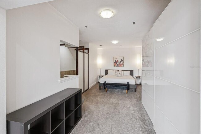 Building Photo - 151 E Washington St