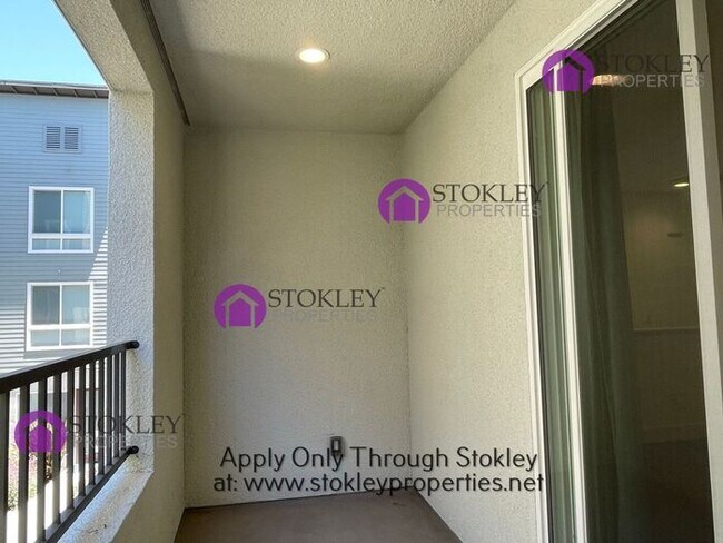Building Photo - 1543 Longitude Dr