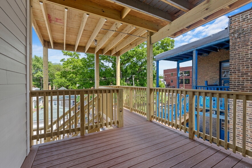 Building Photo - 6423 N Washtenaw Ave