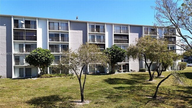 Building Photo - 8740 N Sherman Cir