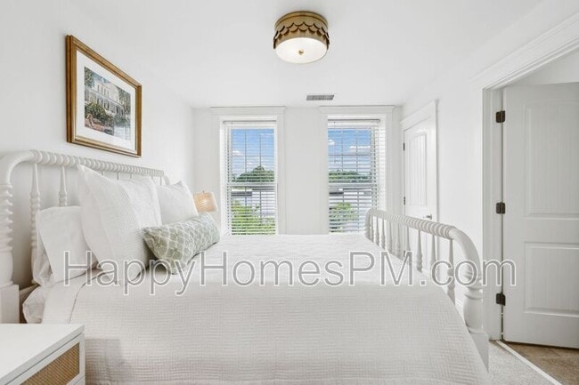 Building Photo - 728 S Shelmore Blvd