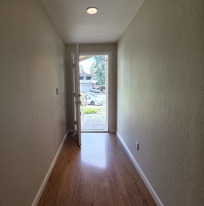Building Photo - 4BD/2.5BA Single Story, Court Location on Walnut Creek Border