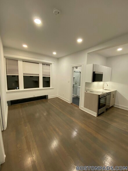 Building Photo - 11 Queensberry St