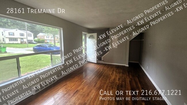 Building Photo - 28161 Tremaine Dr