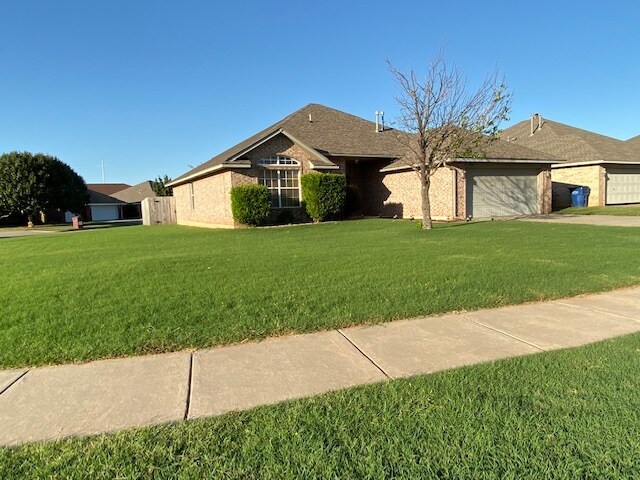 Building Photo - 715 E Elder Ln