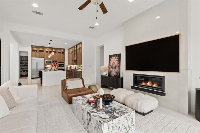 Building Photo - 702 Serene Estates Dr