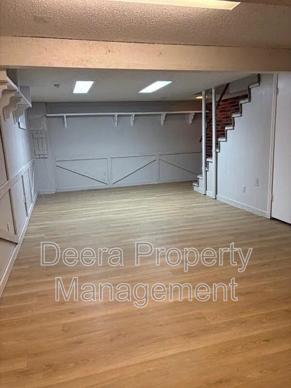 Building Photo - 9616 Hadley Dr