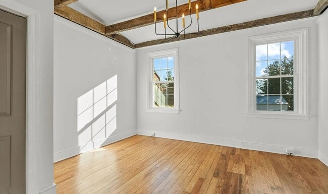 Building Photo - Coming Soon - Modern & Spacious 4 Bedroom,...
