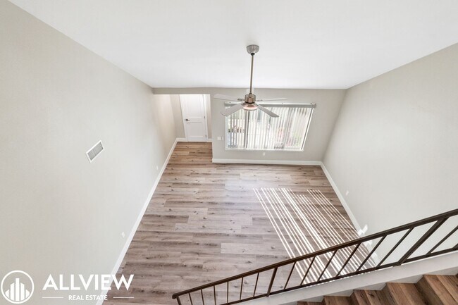 Building Photo - Welcome to this stunning 5-bedroom, 4-bathroom home located in the desirable Huntington Beach nei...