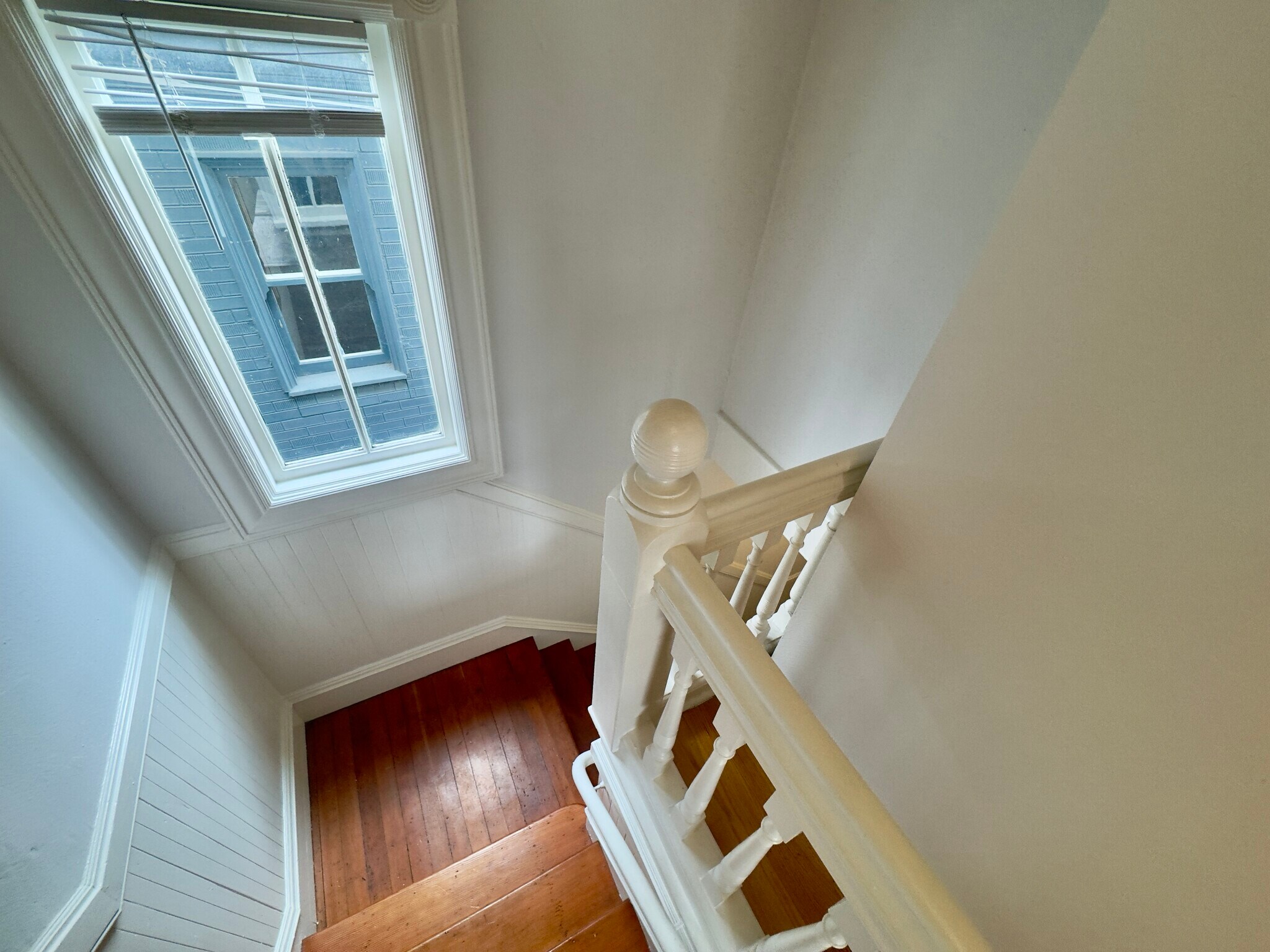 Building Photo - 716 37th St
